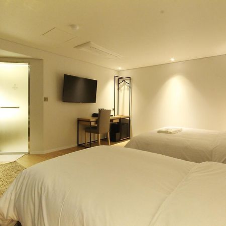 Hotel Londoner Hwamyeong Пусан Экстерьер фото