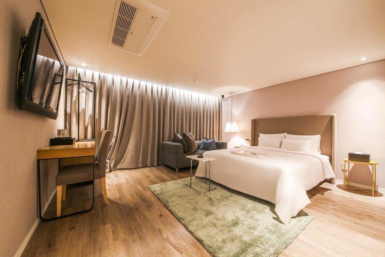 Hotel Londoner Hwamyeong Пусан Экстерьер фото