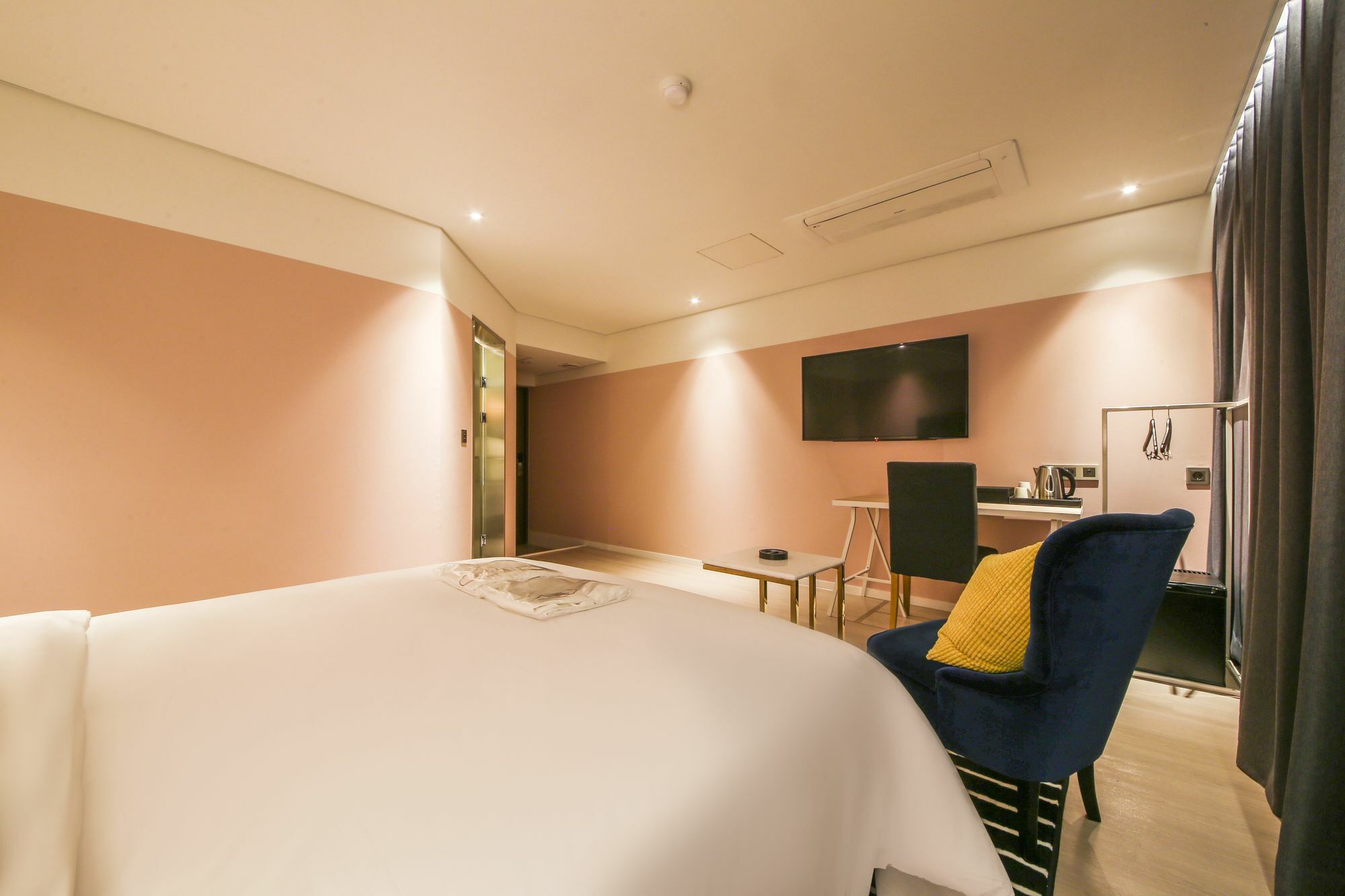 Hotel Londoner Hwamyeong Пусан Экстерьер фото