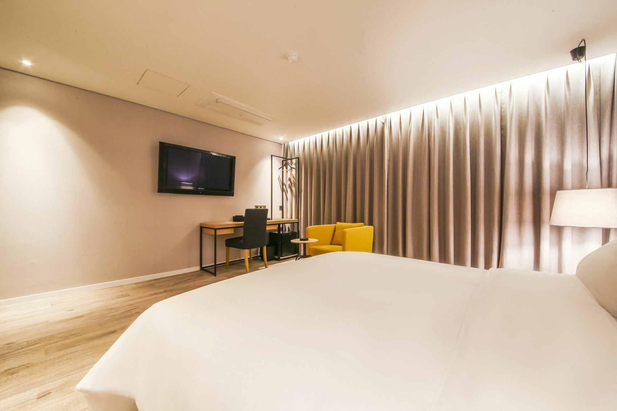 Hotel Londoner Hwamyeong Пусан Экстерьер фото