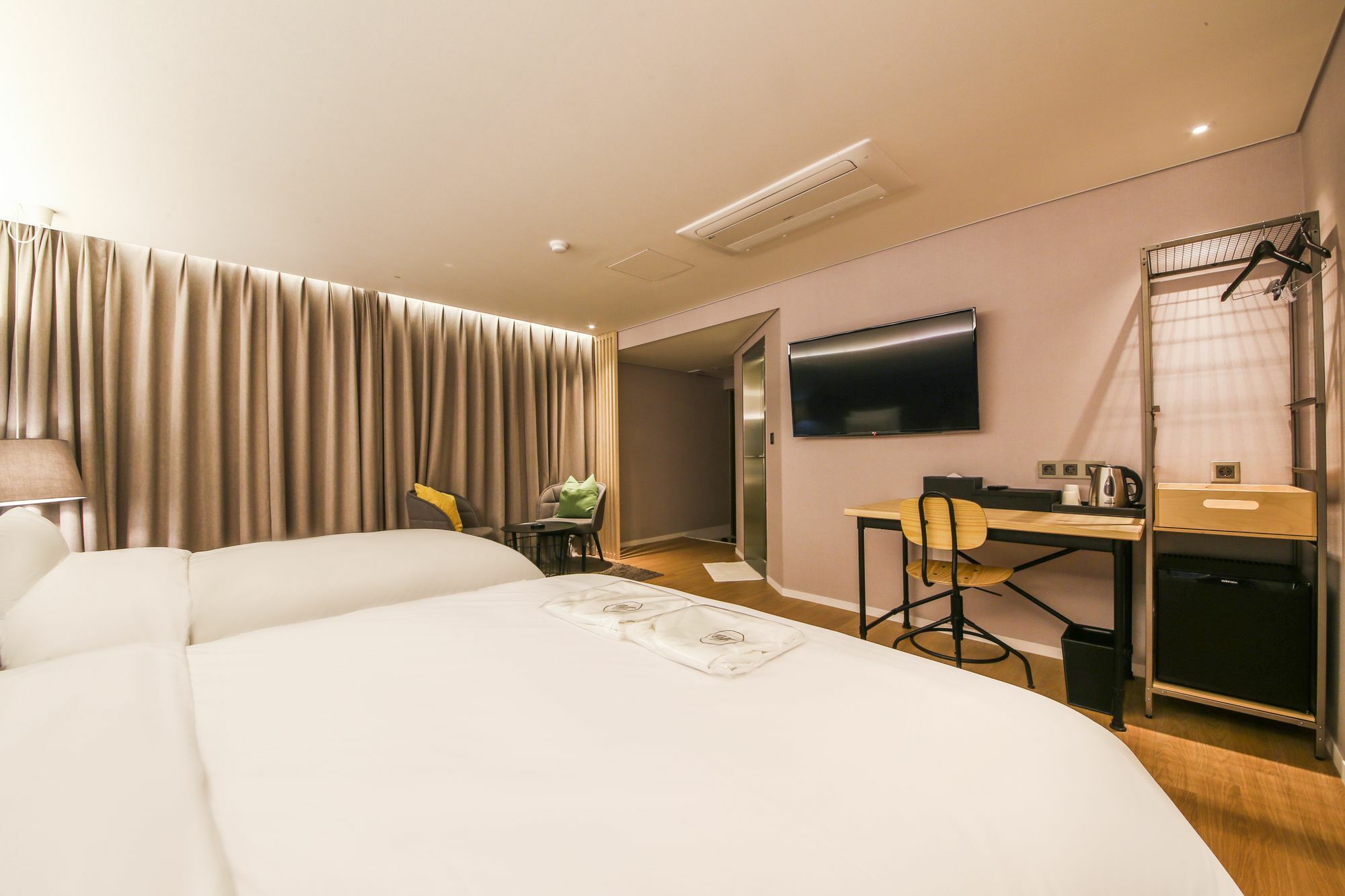 Hotel Londoner Hwamyeong Пусан Экстерьер фото