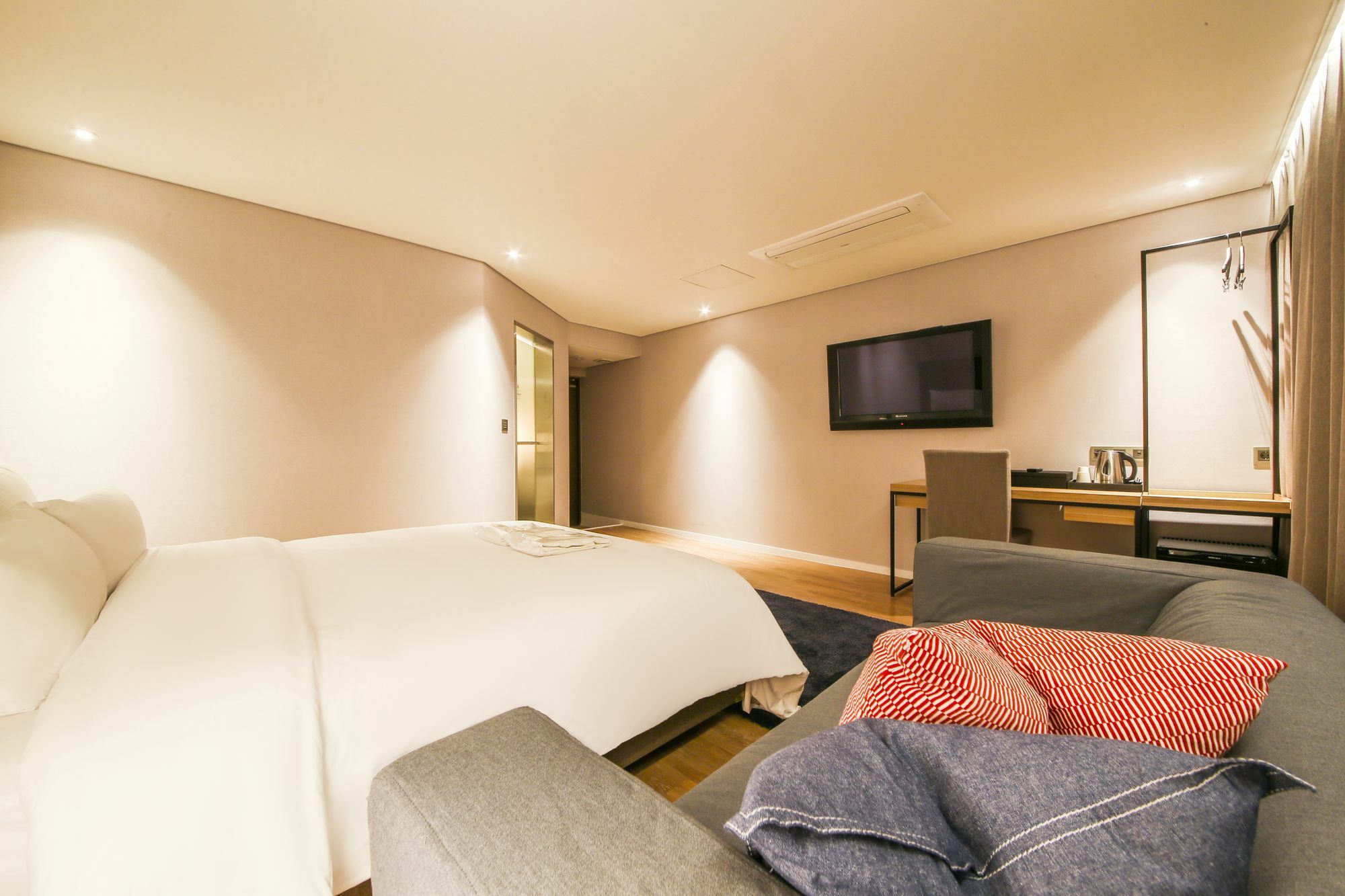 Hotel Londoner Hwamyeong Пусан Экстерьер фото